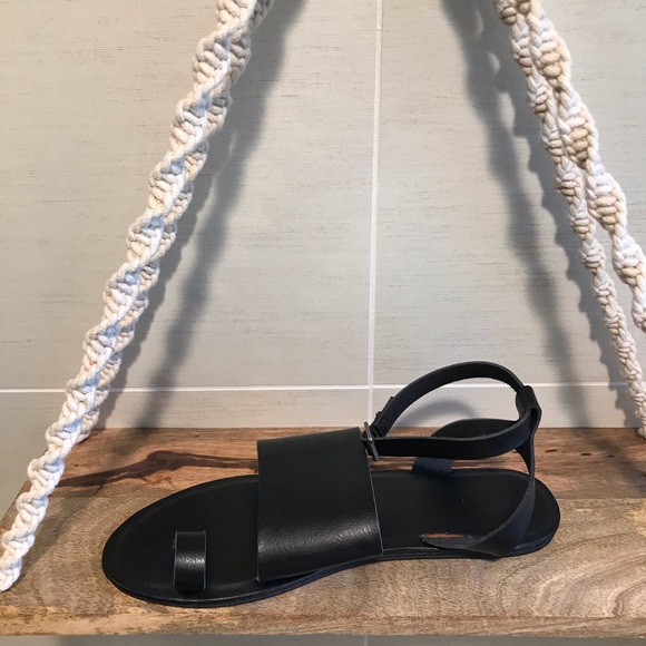 Universal Thread Target Black Toe Wrap Sandal - Picture 3 of 10